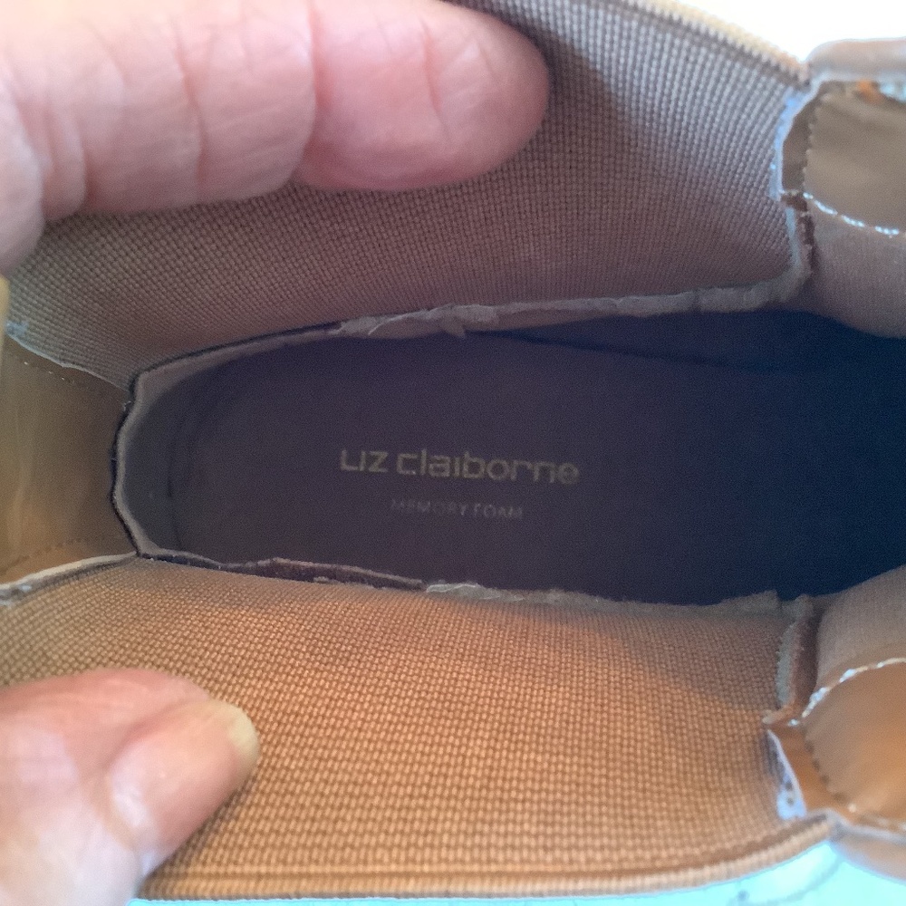 NWOT Liz Claiborne‎ Barrington ankle  booties sz 6 honey memory foam - Picture 9 of 12